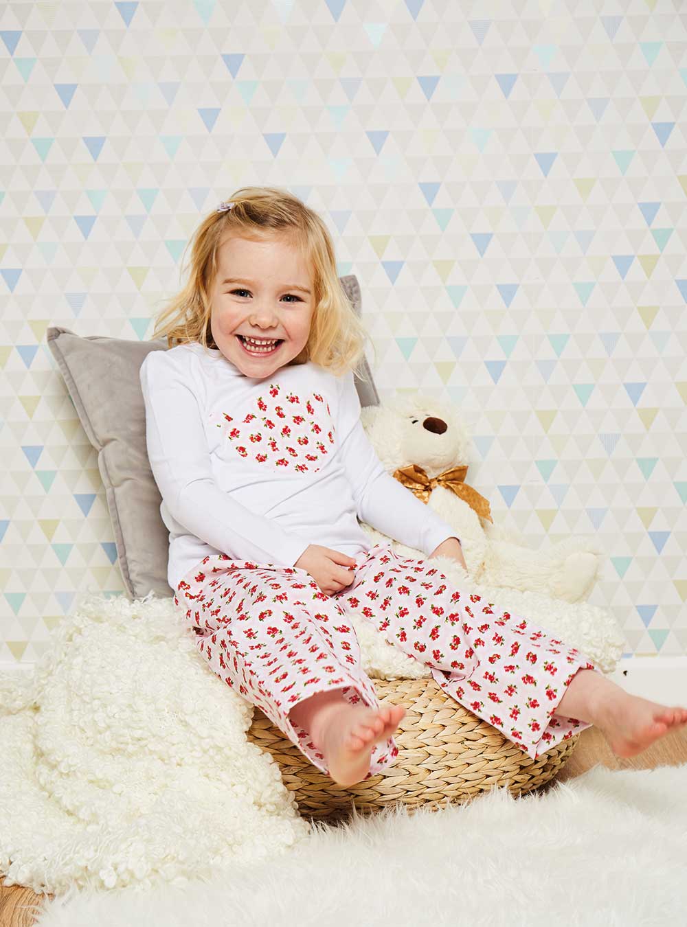 Love Sewing Magazine #151
