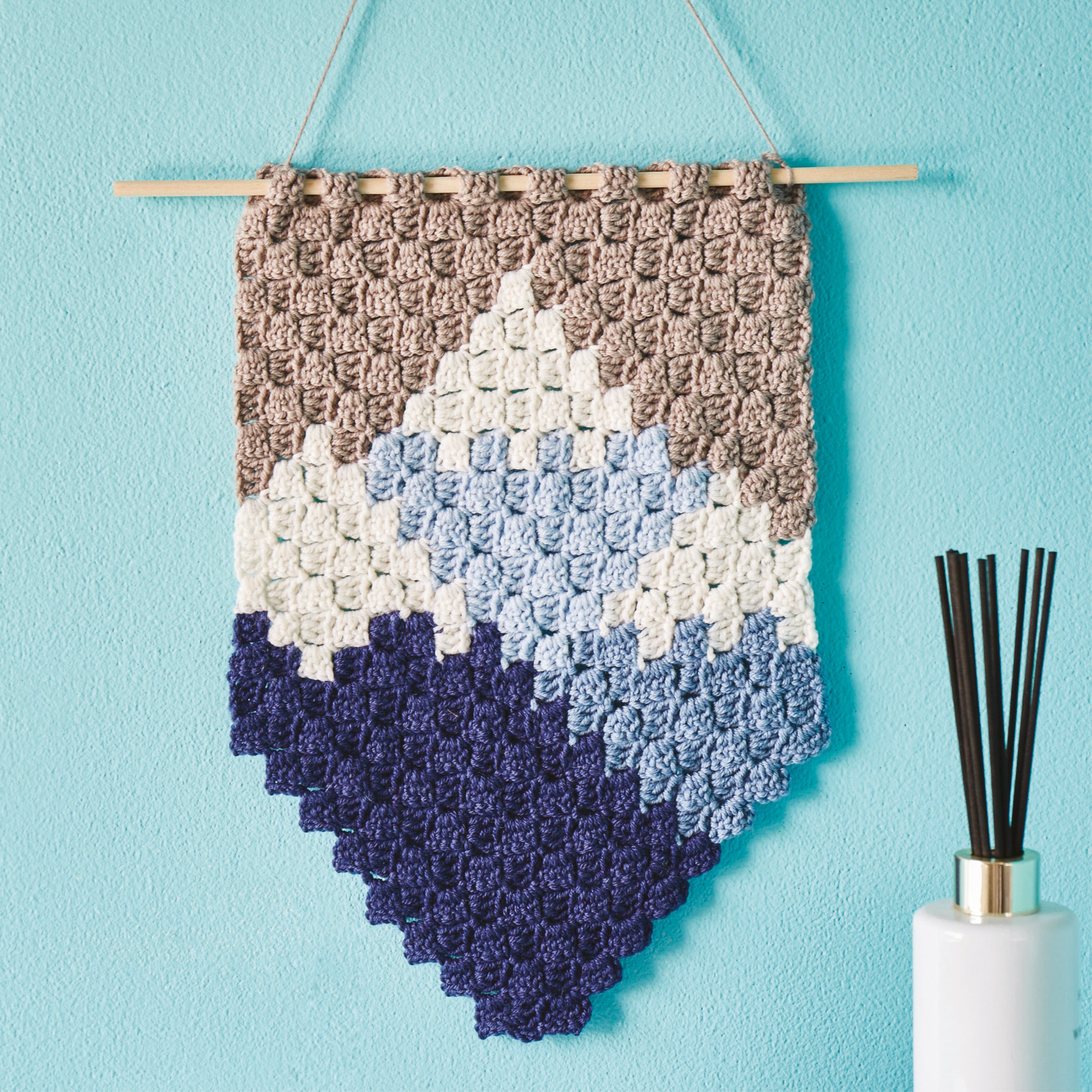 Crochet Made Easy Book: Modern Crochet Patterns For Beginners