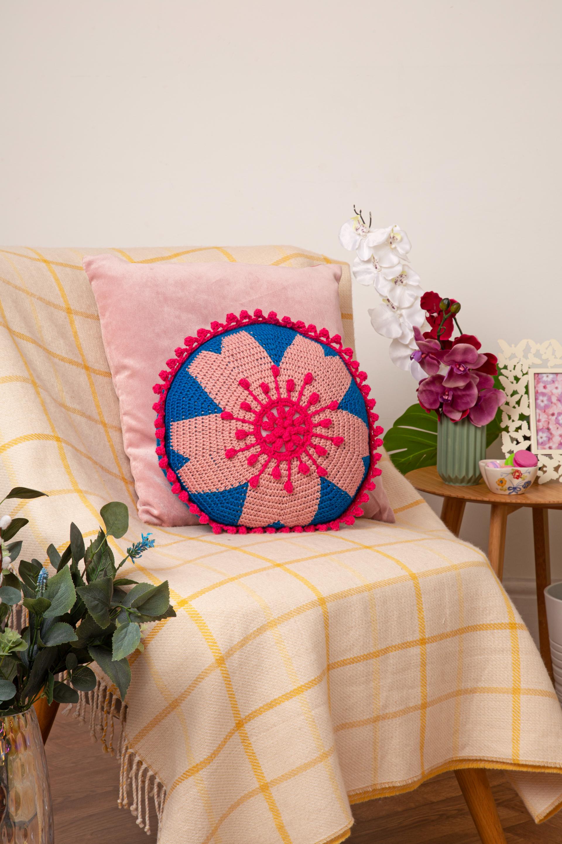 Crochet Now Magazine #117 With Exclusive Chunky Hook Set & Bonus Chunky Makes Pattern Booklet