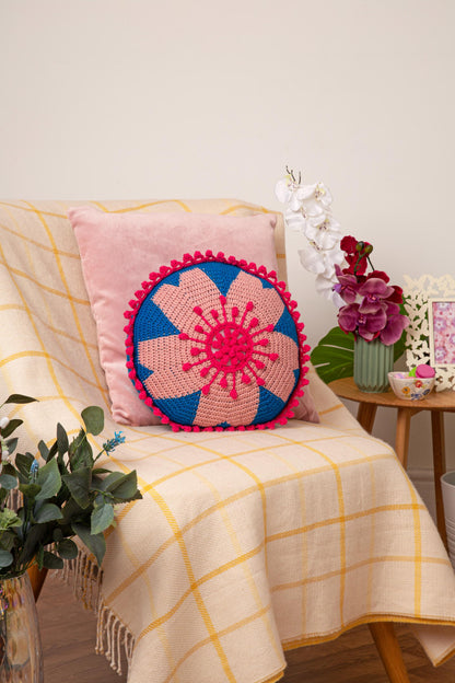 Crochet Now Magazine #117 With Exclusive Chunky Hook Set & Bonus Chunky Makes Pattern Booklet