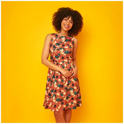 Love Sewing Magazine #136
